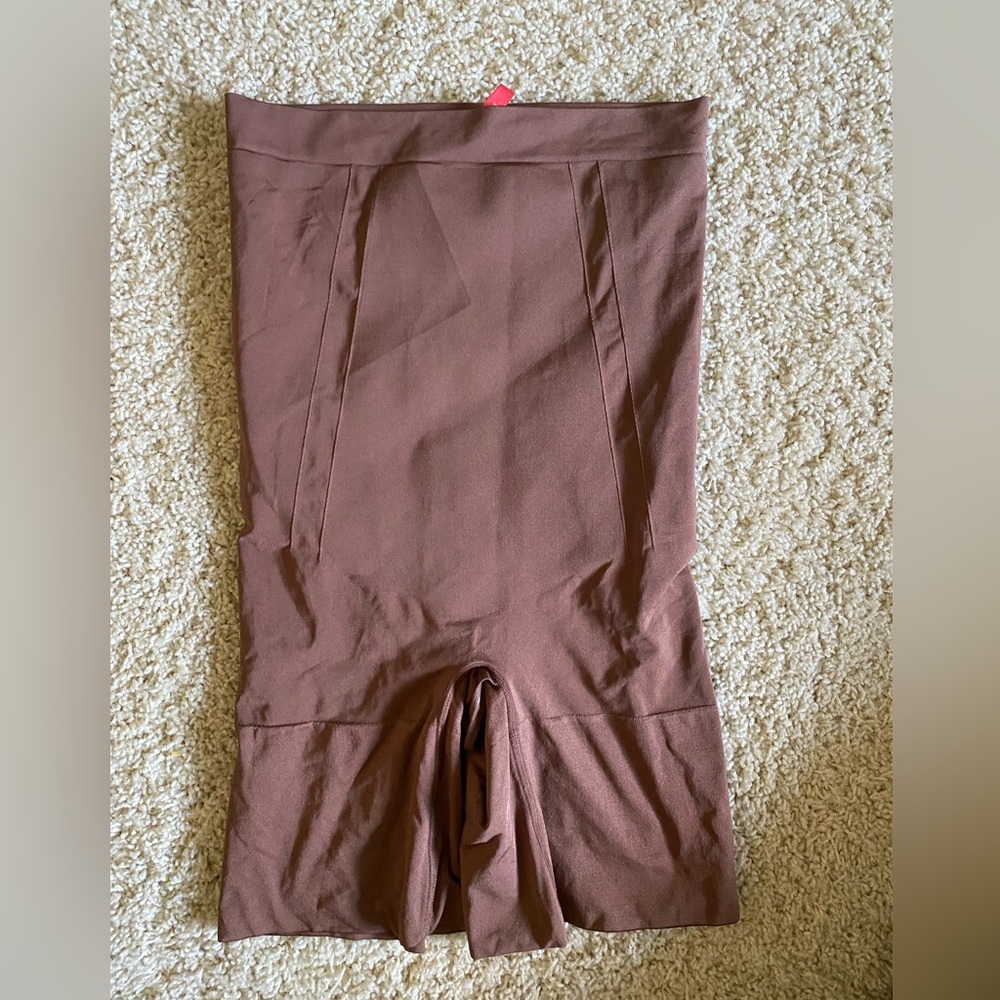 SPANXsculpt™ On Core High-Waisted Mid-Thigh Shorts